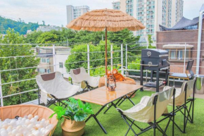 Cozy place near Hongdae